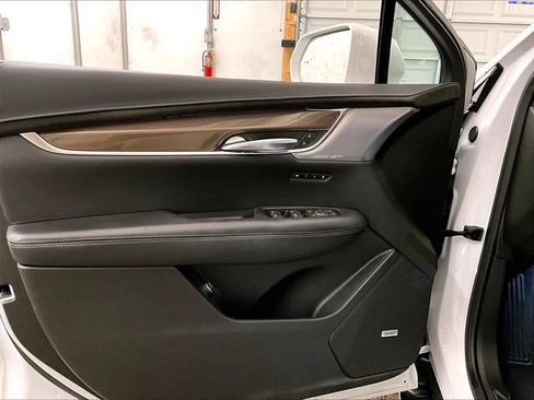 Used 2020 Cadillac XT5 Premium Luxury w/ Platinum Package AWD/4WD image 22