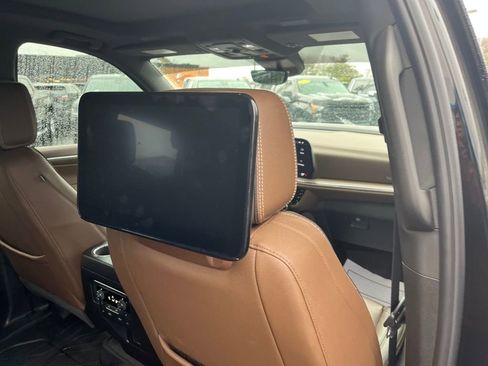 Used 2025 Chevrolet Tahoe High Country image 31