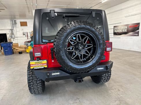 Used 2014 Jeep Wrangler Unlimited Rubicon w/ Connectivity Group AWD/4WD image 85