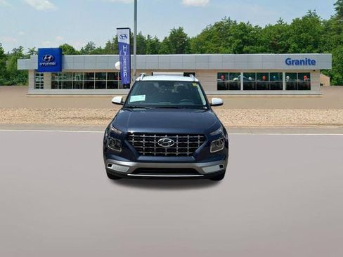 New 2026 Hyundai Venue SEL FWD image 3
