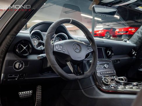 Used 2015 Mercedes-Benz SLS AMG GT Final Edition image 18