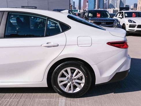 Used 2025 Toyota Camry LE FWD image 8