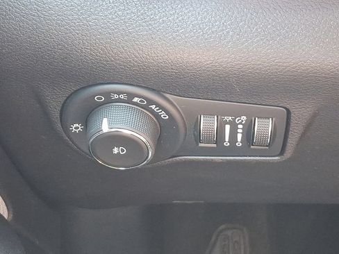 Used 2024 Jeep Compass Latitude AWD/4WD image 23
