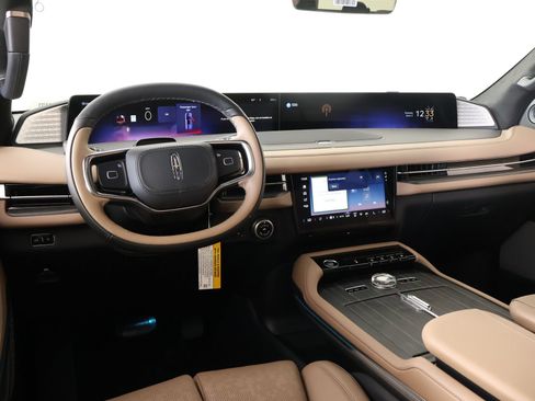 New 2026 Lincoln Navigator Black Label AWD/4WD image 2
