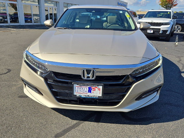 Used 2018 Honda Accord Touring image 2