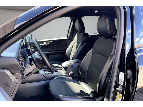 Used 2025 Ford Escape ST-Line Select AWD/4WD image 34