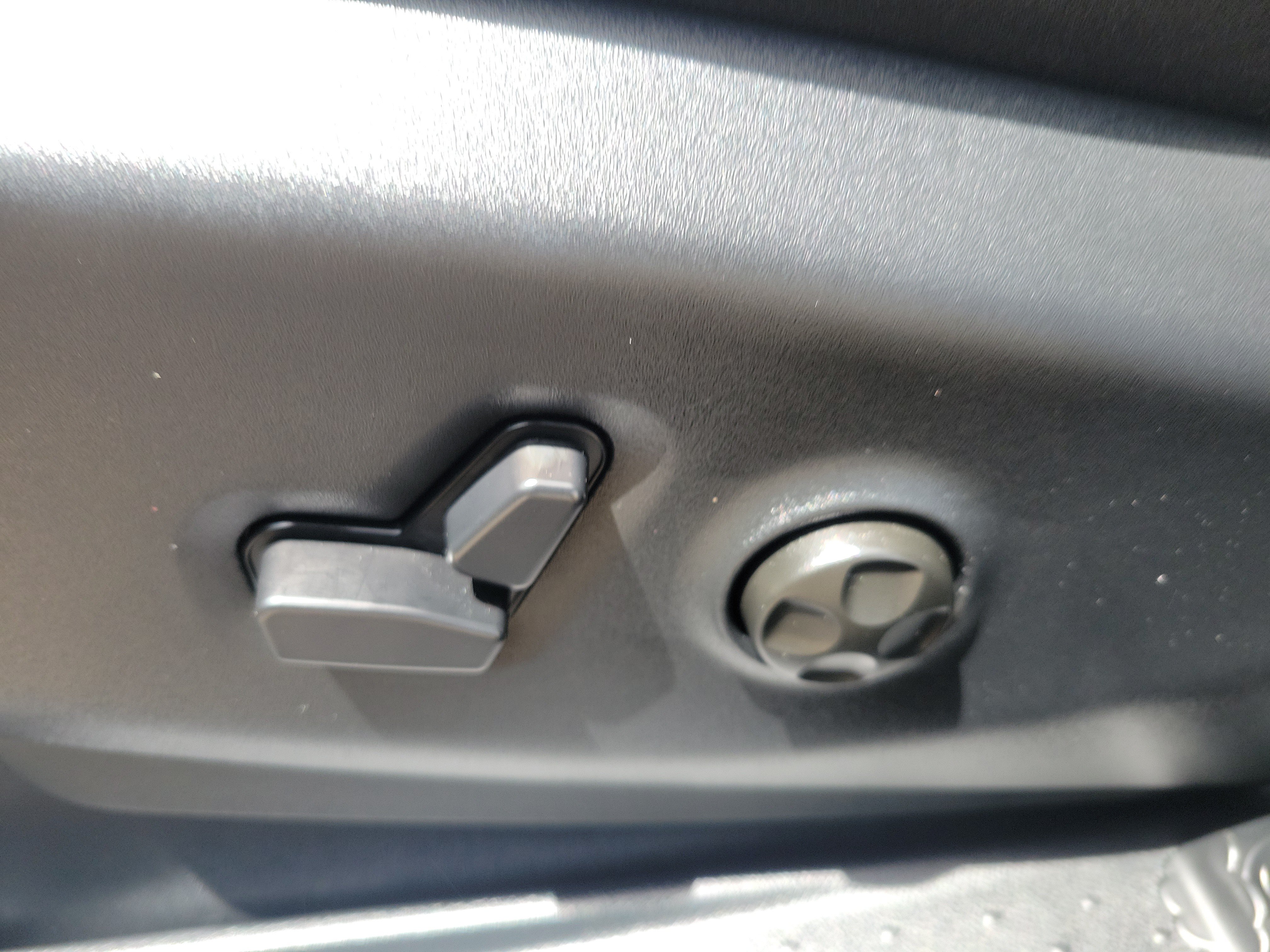 Used 2025 Chrysler Pacifica Select FWD image 14