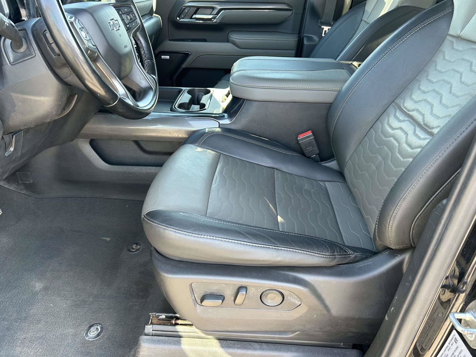 Used 2024 Chevrolet Silverado 2500 ZR2 w/ Technology Package AWD/4WD image 20
