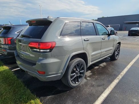 Used 2022 Jeep Grand Cherokee Laredo X AWD/4WD image 6