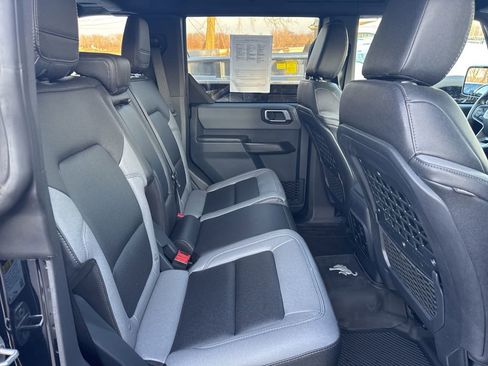 Used 2024 Ford Bronco Black Diamond w/ Sasquatch Package image 35