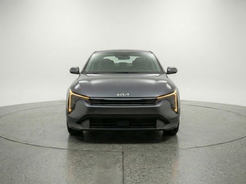 Used 2025 Kia K4 FWD image 2