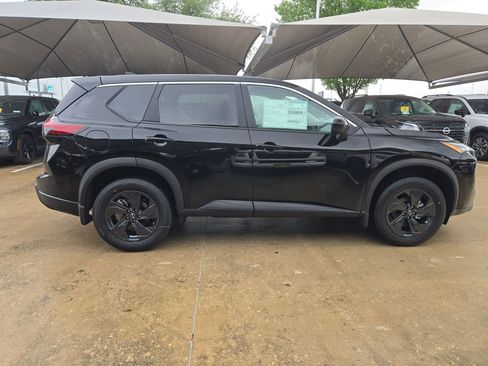 New 2026 Nissan Rogue SV FWD image 2