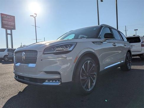 Used 2021 Lincoln Aviator Reserve w/ Equipment Group 201A image 8