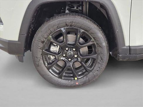 New 2026 Jeep Compass Latitude AWD/4WD image 9