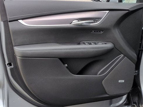 Used 2025 Cadillac XT6 Luxury image 17