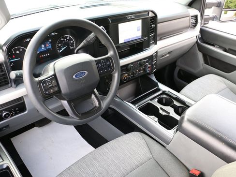 Used 2025 Ford F250 XLT w/ FX4 Off-Road Package AWD/4WD image 9