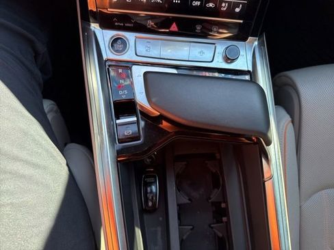 Used 2022 Audi e-tron Chronos w/ Chronos Package image 18