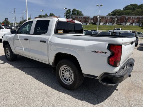 Used 2023 Chevrolet Colorado W/T AWD/4WD image 5