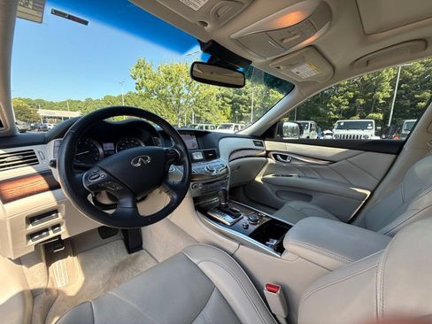 Used 2018 INFINITI Q70 L 3.7 w/ Sensory Package AWD/4WD image 13