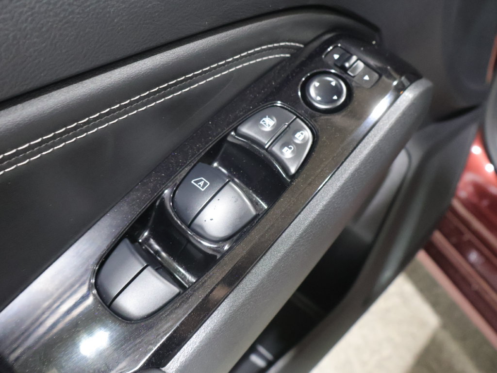 Used 2023 Nissan Altima 2.5 SV w/ SV Premium Package AWD/4WD image 13