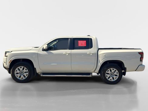 Used 2023 Nissan Frontier SV w/ Technology Package AWD/4WD image 2
