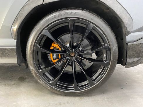 Used 2019 Lamborghini Urus image 18