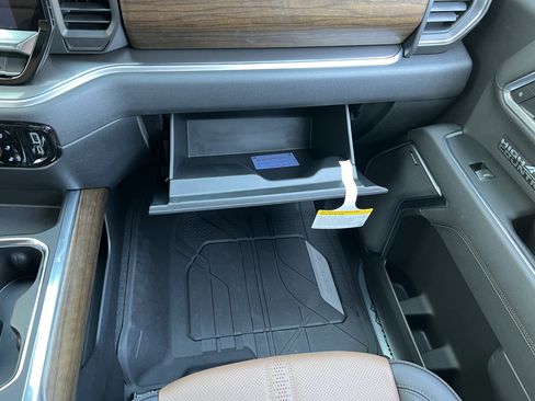 New 2026 Chevrolet Silverado 1500 High Country AWD/4WD image 34