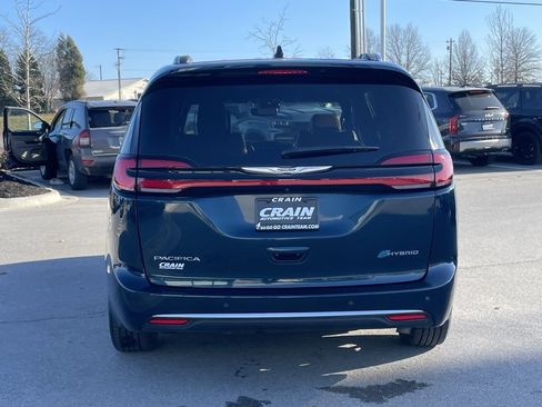Used 2023 Chrysler Pacifica Pinnacle image 6