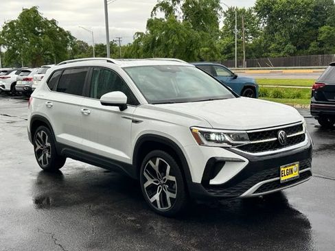 Certified 2023 Volkswagen Taos SEL AWD/4WD image 3