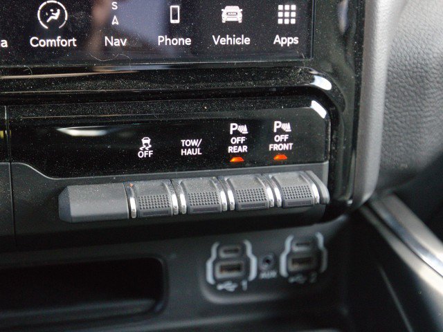 Used 2024 RAM 1500 Big Horn AWD/4WD image 25