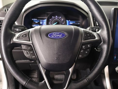 Used 2024 Ford Edge SEL w/ Convenience Package AWD/4WD image 3