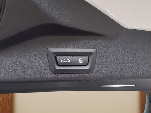 Used 2025 BMW X5 xDrive40i w/ Premium Package AWD/4WD image 35