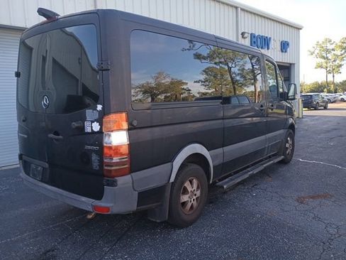 Used 2017 Mercedes-Benz Sprinter 2500 image 5
