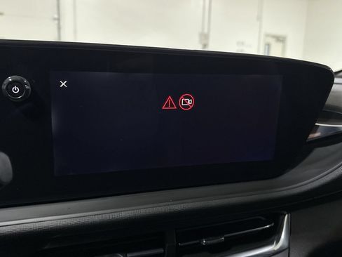 Used 2024 Buick Envista Preferred w/ Advanced Safety Package FWD image 15