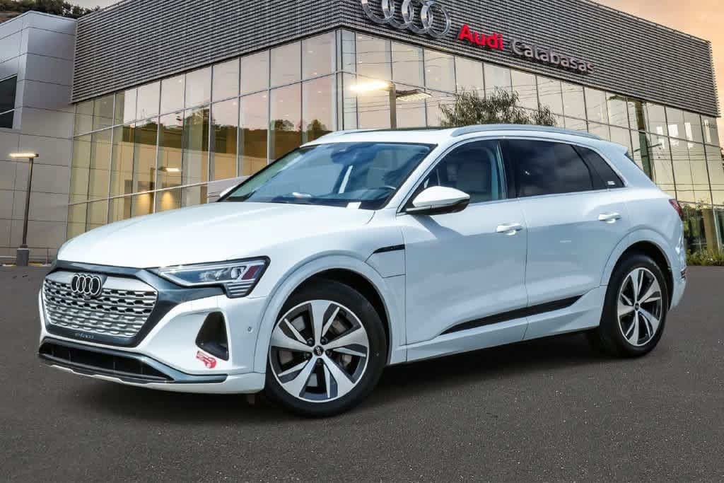 Used 2024 Audi Q8 e-tron Premium Plus w/ Premium Plus Package AWD/4WD image 1