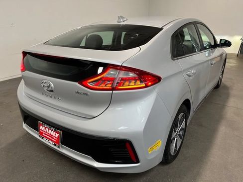 Used 2018 Hyundai Ioniq Limited FWD image 3