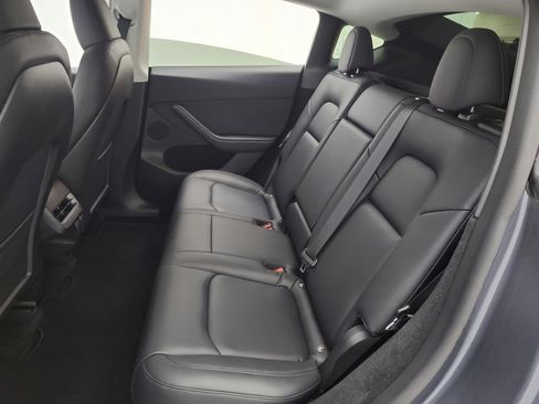 Used 2023 Tesla Model Y Long Range image 15