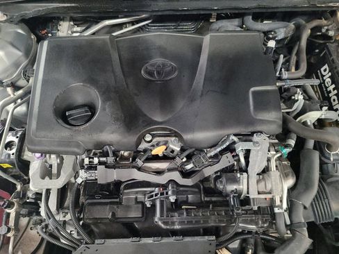 Used 2018 Toyota Camry SE FWD image 30