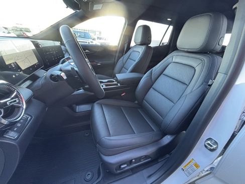 New 2026 Chevrolet Equinox LT w/ Convenience Package II image 7