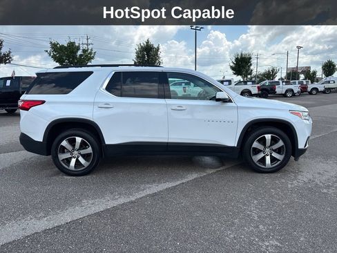 Used 2020 Chevrolet Traverse LT w/ LT Premium Package AWD/4WD image 8