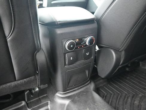Used 2024 Ford Explorer Limited w/ Limited Technology Package RWD image 18
