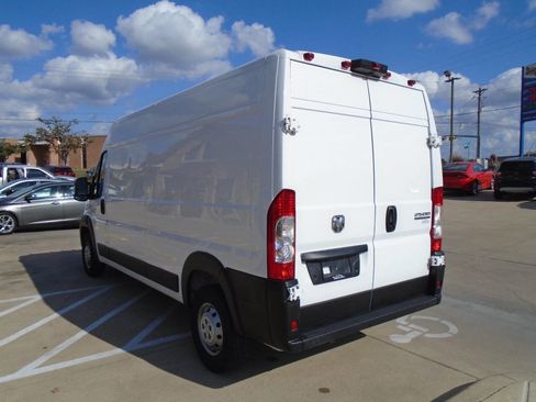 Used 2025 RAM ProMaster 2500 w/ Convenience Group image 7
