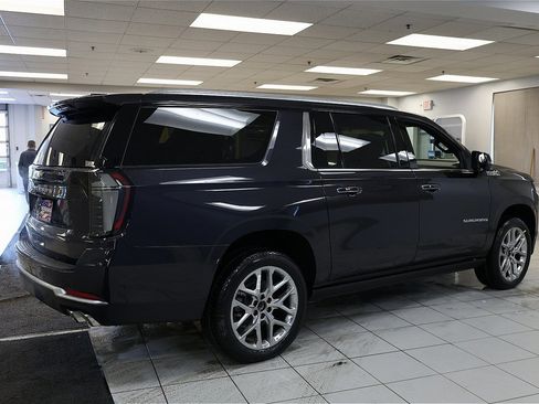 New 2026 Chevrolet Suburban High Country image 6