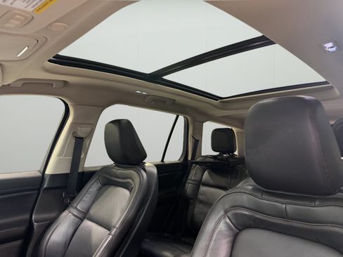 Used 2023 Lincoln Aviator Reserve w/ Class IV Trailer Tow Package RWD image 14