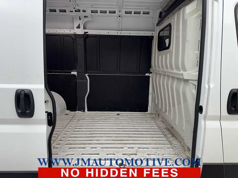Used 2024 RAM ProMaster 2500 w/ Convenience Group FWD image 16