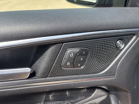 Used 2019 Ford Edge Titanium w/ Canadian Touring Package AWD/4WD image 11