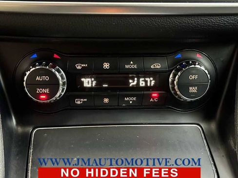 Used 2018 Mercedes-Benz CLA 250 4MATIC image 36