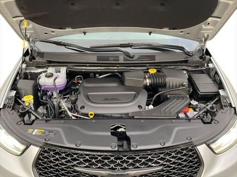 New 2026 Chrysler Pacifica Limited w/ S Appearance Package AWD/4WD image 41