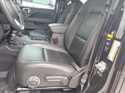 Used 2021 Jeep Gladiator Overland image 8