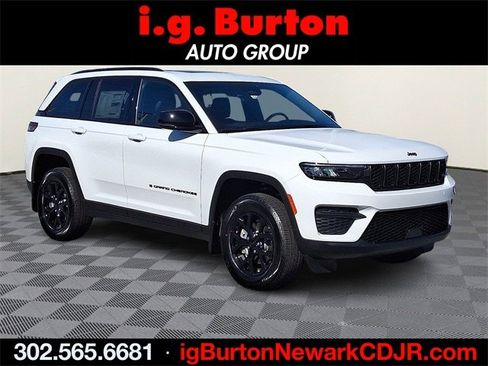 New 2025 Jeep Grand Cherokee Altitude w/ Trailer Tow Package image 1